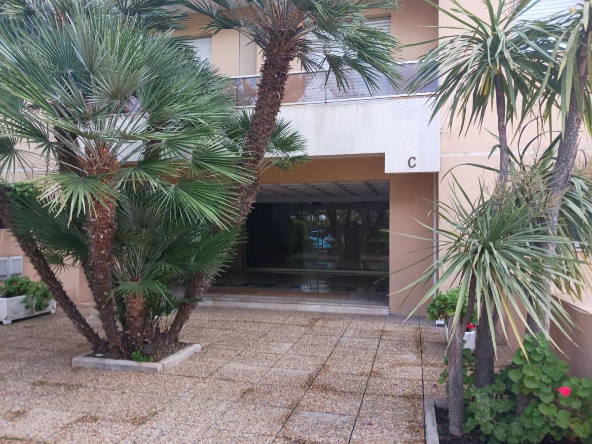 Rez-De-Jardin Grand Studio Lägenhet Cros-de-Cagnes Exteriör bild