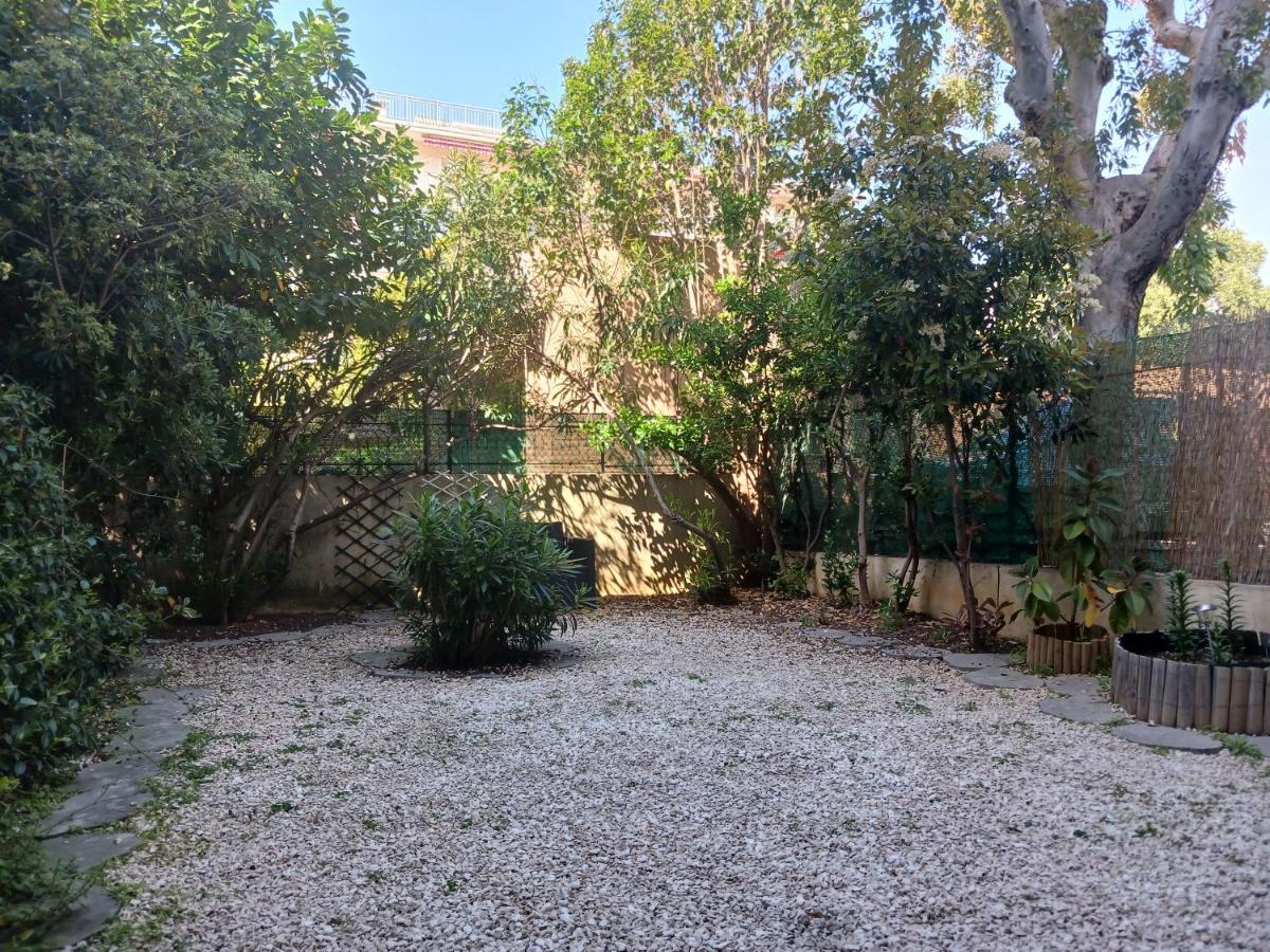 Rez-De-Jardin Grand Studio Lägenhet Cros-de-Cagnes Exteriör bild